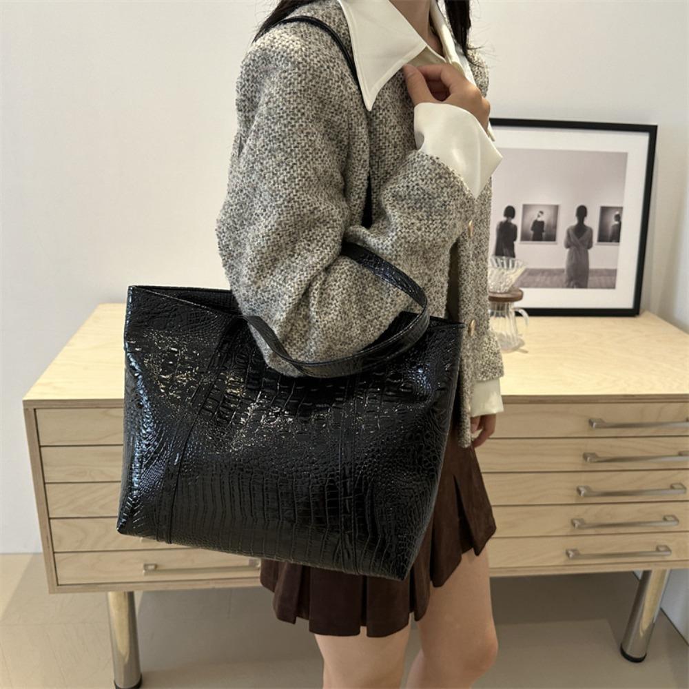 

PU Leather Female Shoulder Bag Large Capacity Armpit Tote Bag Fashion Women Handbag Ladies золотий