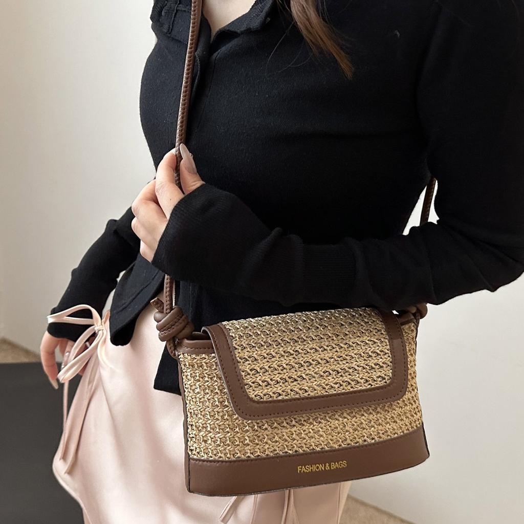 Summer versatile Internet celebrity beach bag 2025 new niche woven bag fashion shoulder bag trend contrasting color small bag