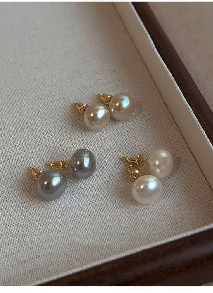 Elegant Pearl Stud Earrings: Chic Retro Design for Women