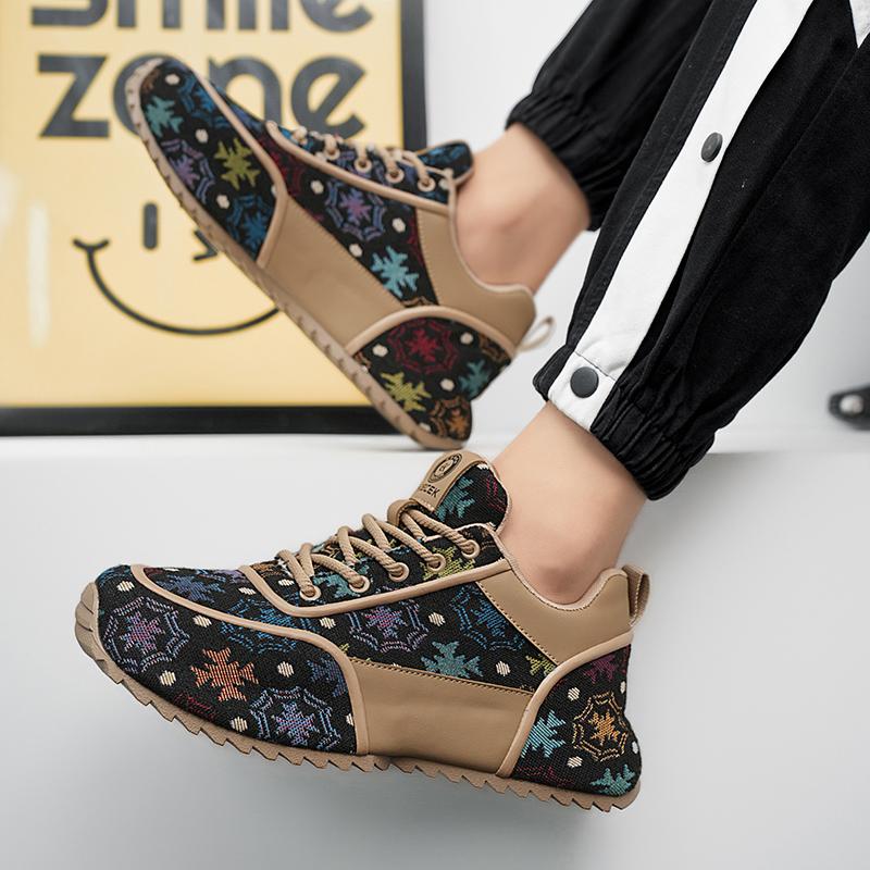 Men’s Sports Shoes Black Skateboard Shoes Student Fashion Printed Running Sneakers Plus Size