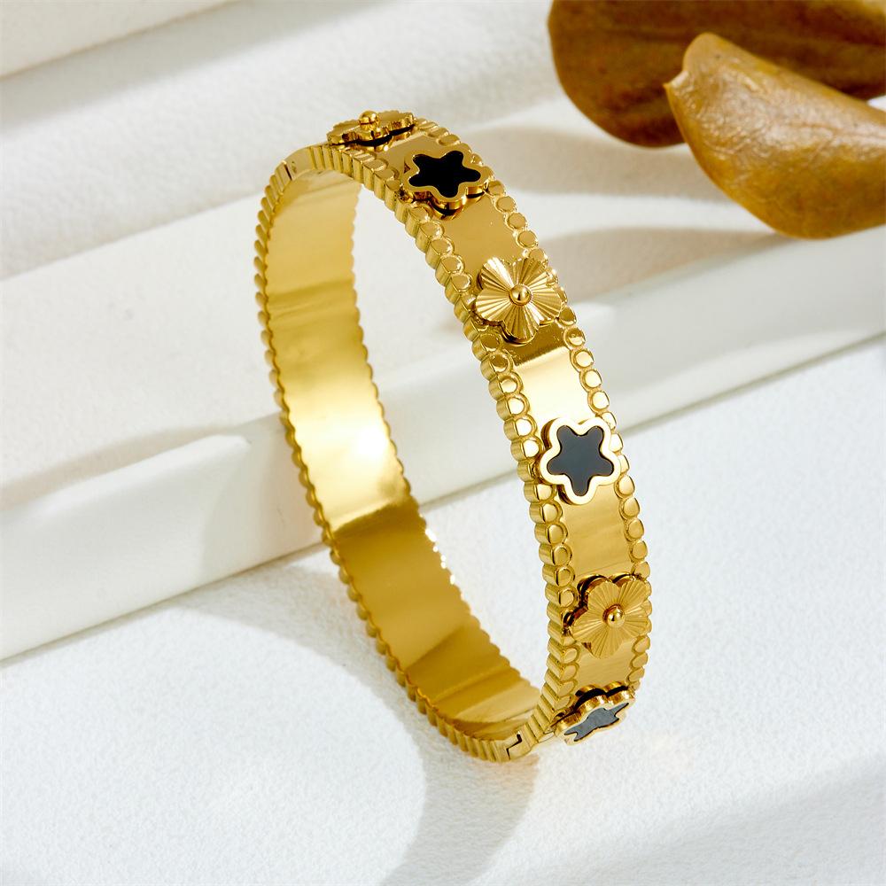 2026 Five-leaf Flower Design High-end Jewelry Light Luxury Temperament Fashion Versatile Ins Style Bracelet