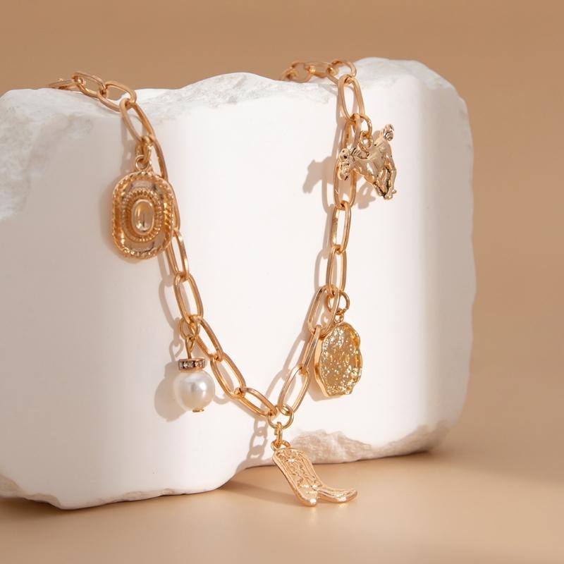Irregular Pendant Necklace Adjustable Length Necklace Distinctive Pendant Necklace with Various Pendants for Comfort