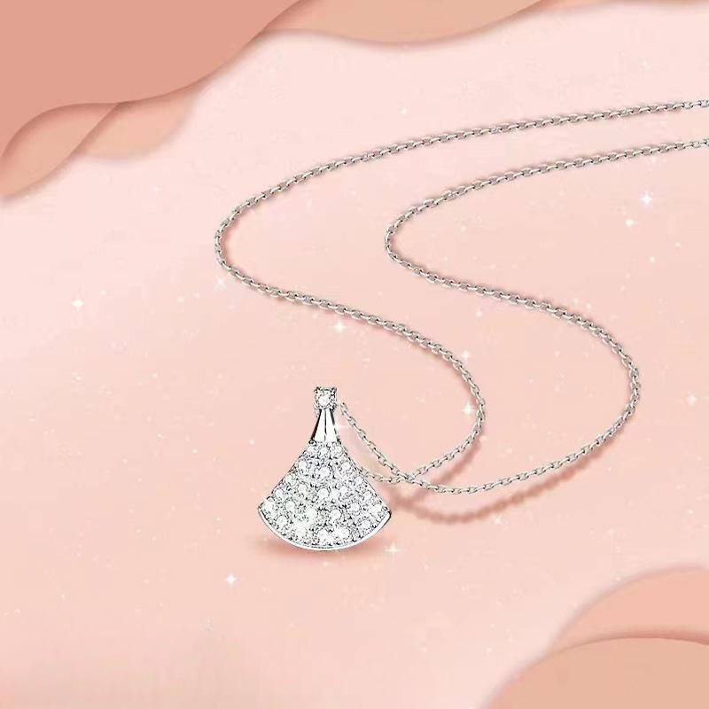 

Серебряное ожерелье с бриллиантами в форме ключицы и юбки, женская легкая роскошная подвеска в виде веера для женщин с темпераментом меньшинства 925