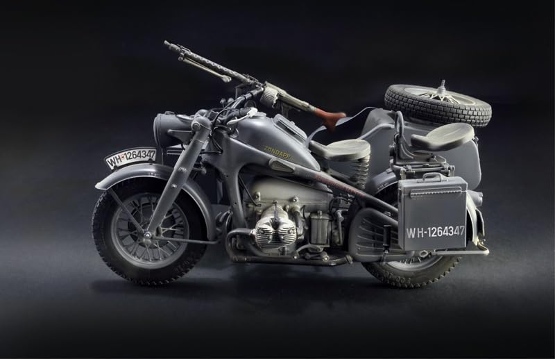 PLATZ Italeri WW2 German Zundapp KS750 Sidecar Plastic Model IT7406 1/9