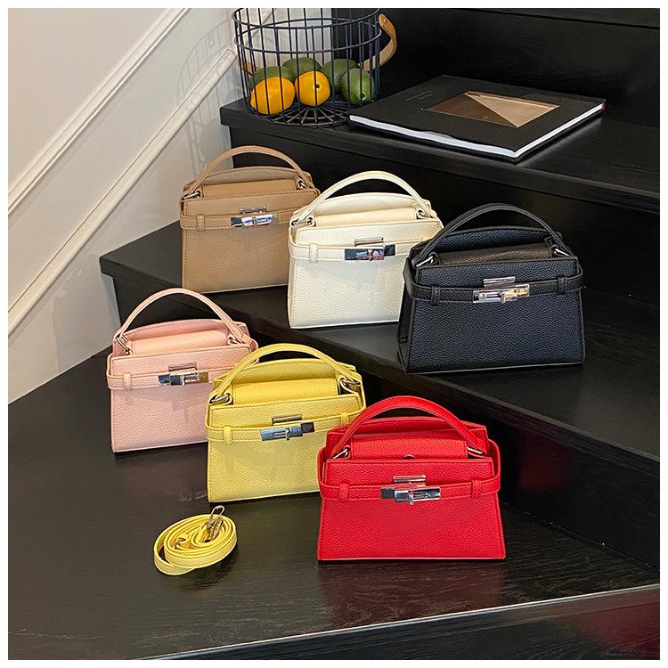 Niche design bag women's 2025 new trendy summer versatile shoulder messenger bag Korean version ins portable women's bag