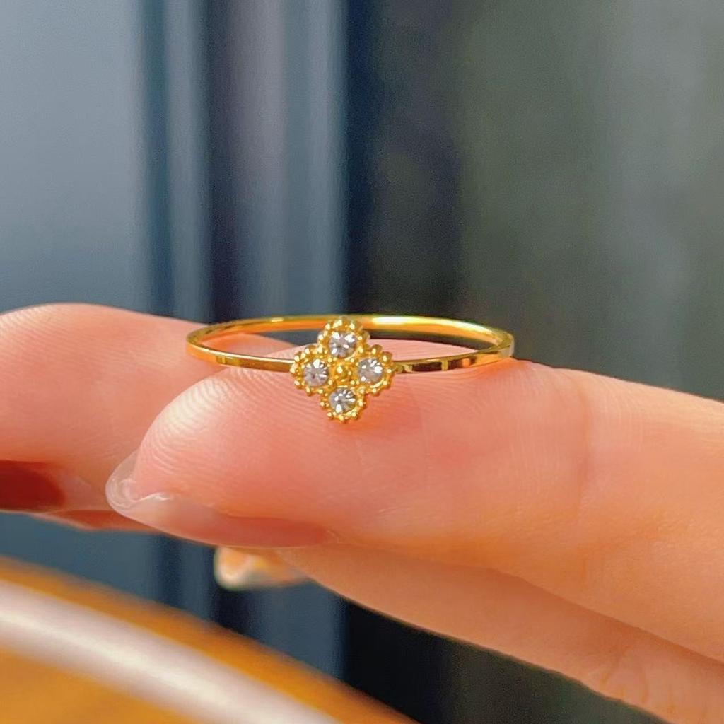 Lucky Four-Leaf Clover Women's Diamond Ring - Forest Style Niche Design, Sparkling and Sweet.