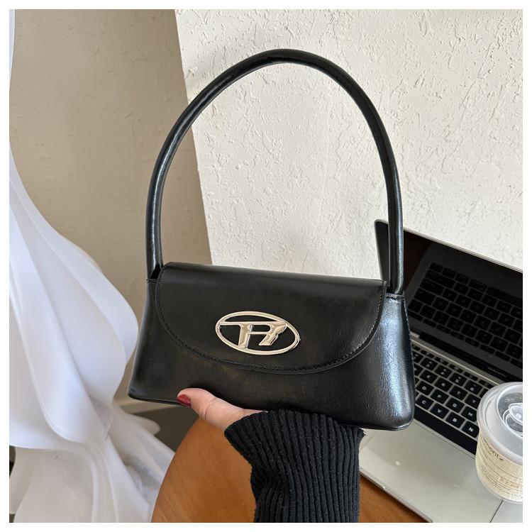 Popular Cross-border Small Purse Women 2023 Winter Chic Compact Underarm Bag Streetwear Shoulder Bag