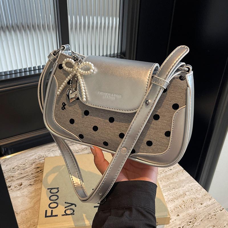 Underarm bag women's spring and summer new fashion niche design shoulder messenger bag high-end women's small square bag