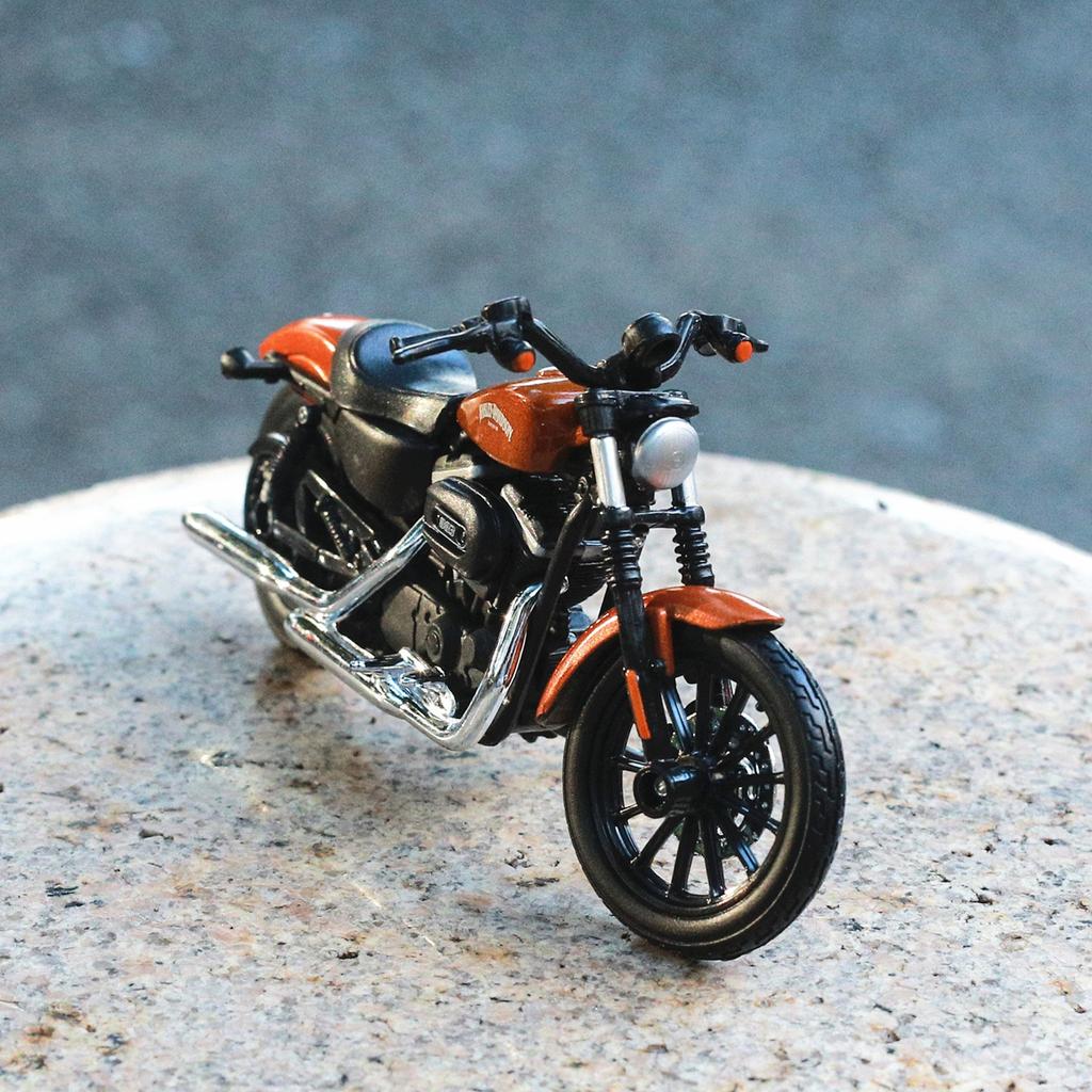 Maisto 1:18 Harley Davidson Sportster Iron 883 Legierung Klassisches Motorradmodell Druckguss Metall Motorradmodell Kinderspielzeug Geschenk