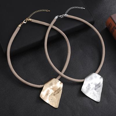Luxury Hot-selling Irregular Square Geometric Alloy Pendant, European and American Exaggerated Women's High-end Rough Leather Rope Necklace