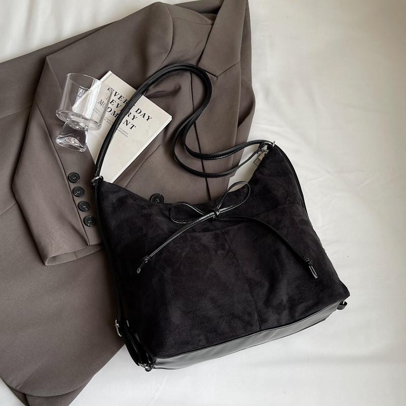 Trendy Retro Women's Shoulder Bag Elegant Fashionable Tote For Daily Outings And Casual Events