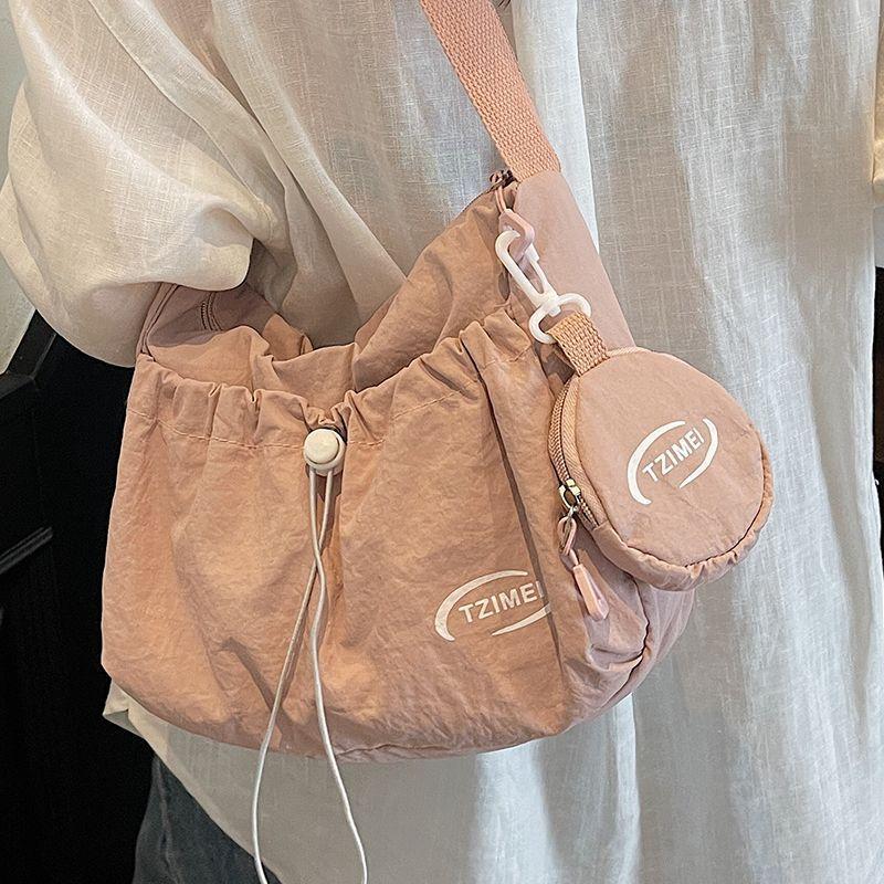 

Large-capacity bag women s 2025 casual new spring and summer shoulder tote bag fashionable and simple commuter versatile messenger bag рожевий