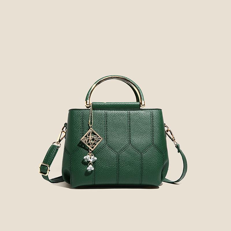 2025 Fashionable Large-Capacity Handbag for Women: Versatile Tote for Moms, Shoulder & Crossbody Use