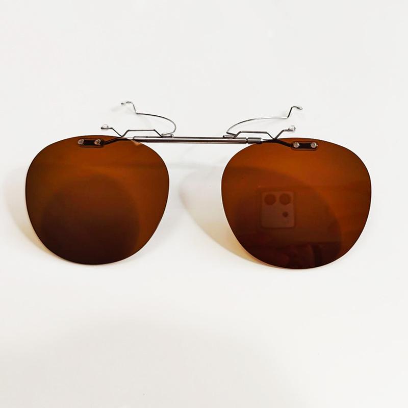 Artistic Retro Polarized Flip-up Clip-on Sunglasses with Wood Grain Frame