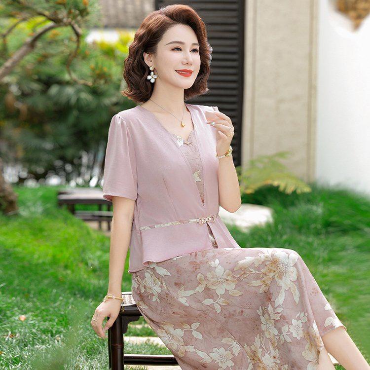 2026 Fashionable Summer Dress for Middle-Aged & Older Women: 50s Mom Style with Youthful Elegance