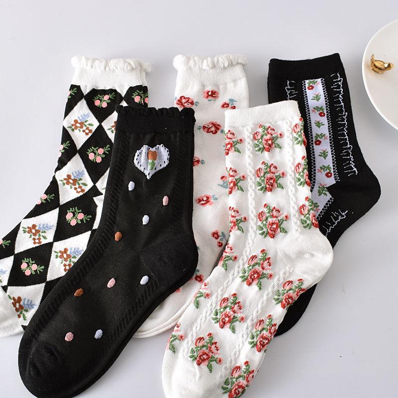 5 Paare/ Los Traumähnliche Damen Socken Harajuku Retro Stickerei Frühling 3D Strickerei Blumen Geprägter Druck Lolita Weihnachtsgeschenk