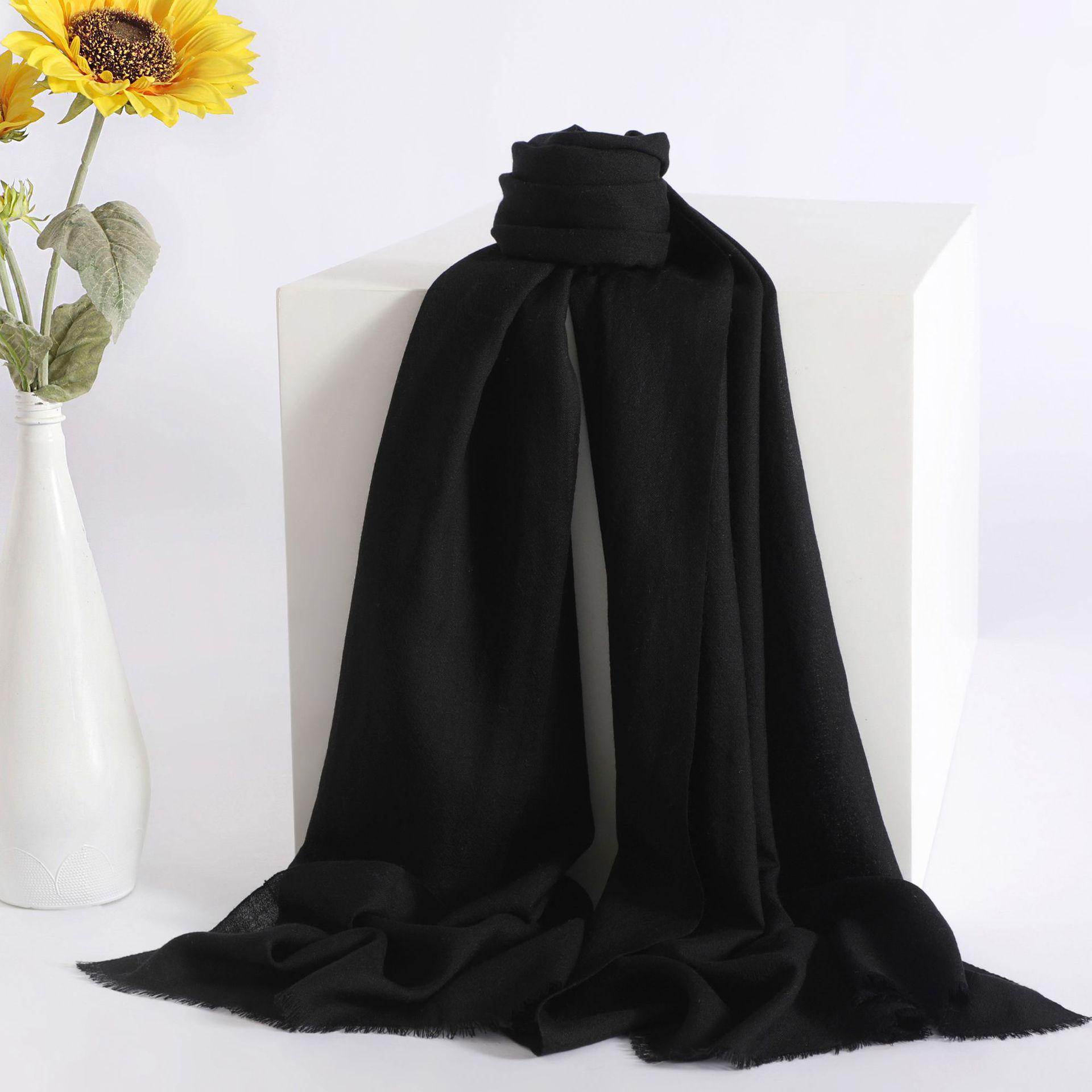 

Однотонный дофаминовый шерстяной шарф женский новый четырехсезонный мягкий мерсеризованный шарф теплый для шеи двусторонний с кисточками шаль чёрный
