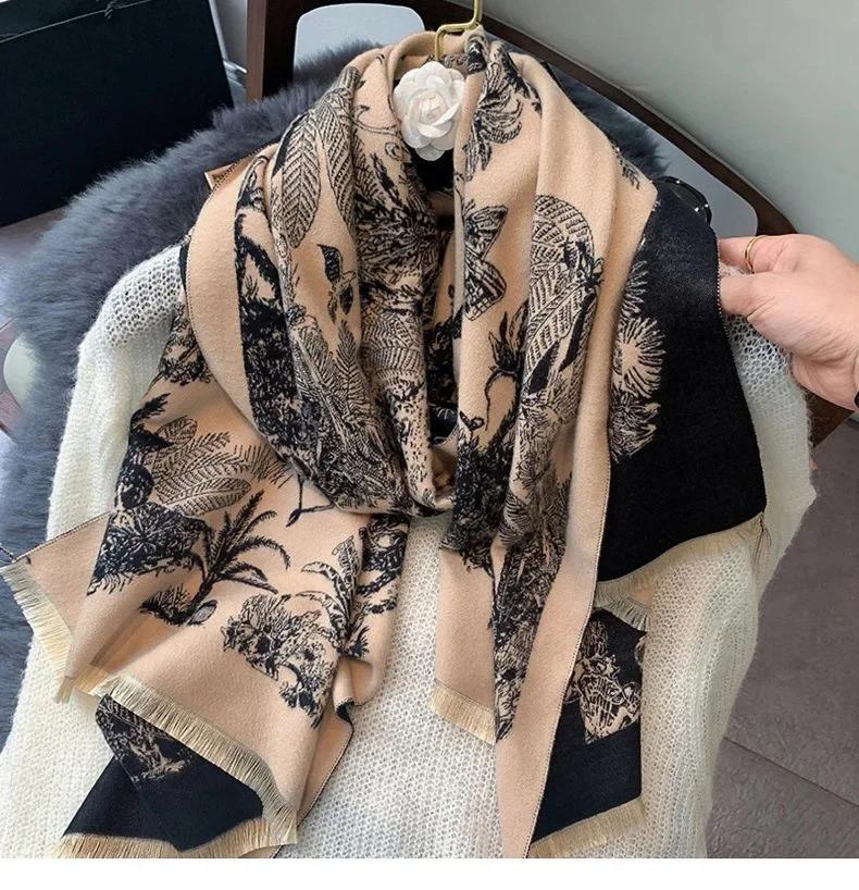 

Модный универсальный кашемировый шарф для женщин Зимний новый стиль Студенческая зимняя версия Высококачественный черный шарф-накидка Женский