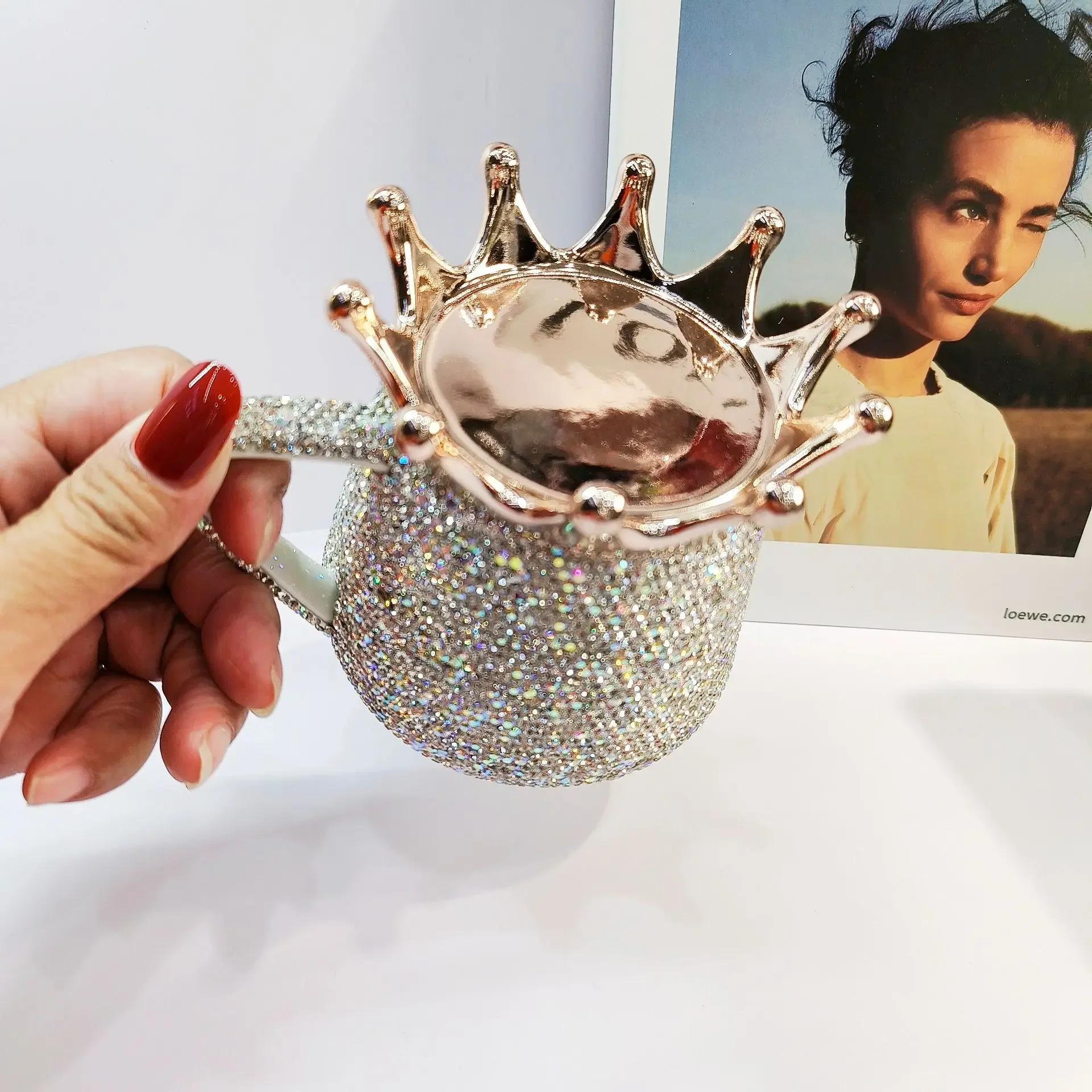 Mirdzoša Rhinestone Keramikas Krūze ar Vāciņu-Kronīti