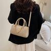 Handwoven Handbag for Autumn and Winter, Fashionable and High-end Women's Handbag, Large Capacity Commuting Bag