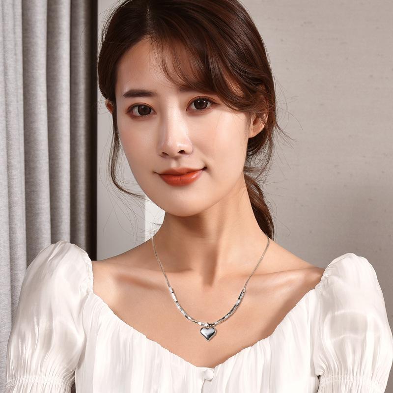 Contemporary Titanium Steel Heart Necklace With Attractive Design For Lovers Fashion