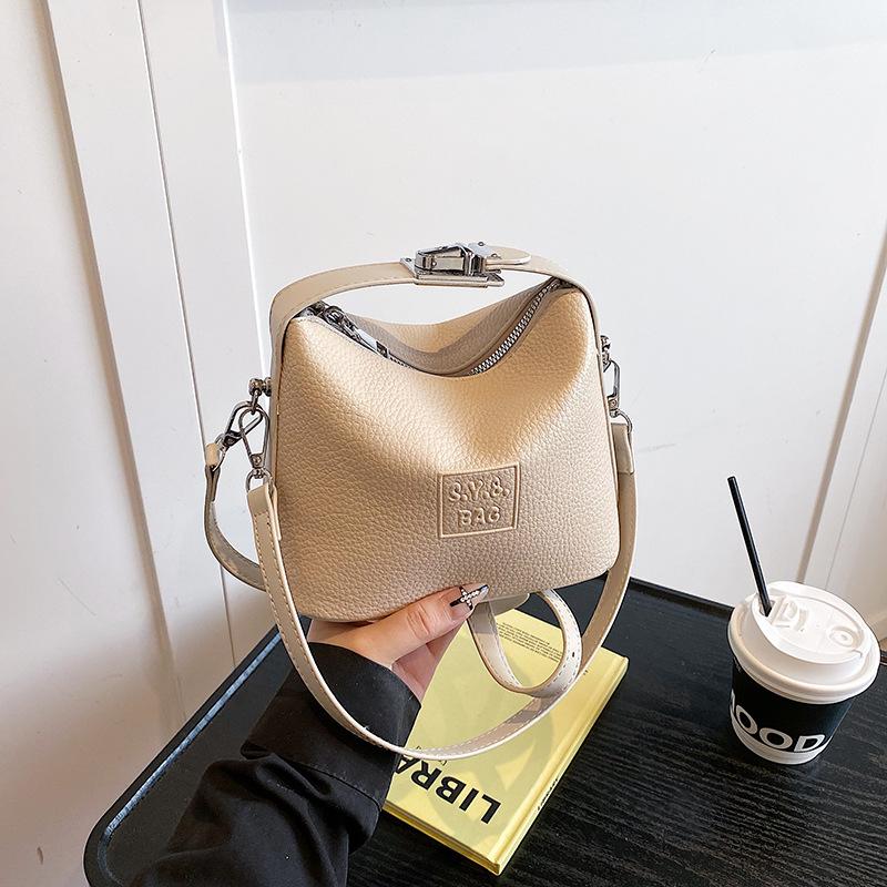 2025 new niche single shoulder high value fashion messenger bag women's bag niche large capacity handbag women