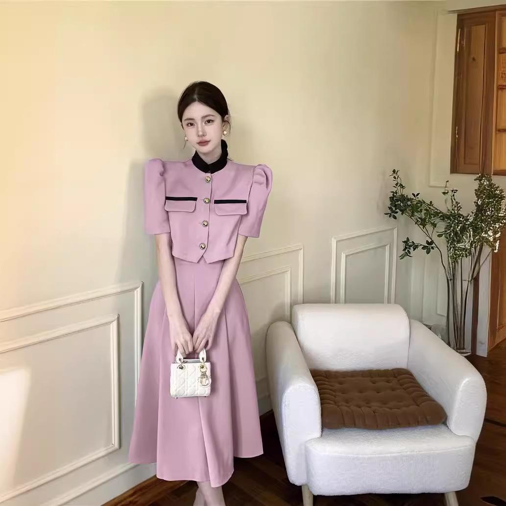 

Summer 2025 Fashion Two-Piece Suit: Elegant Celebrity-Style Skirt for Women - Light, Sophisticated, Royal Essence. M