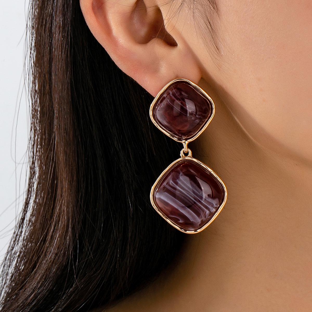 Geometric Retro Women’s Earrings: Elegant, Versatile, and High-End Accessories