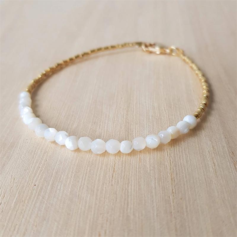 

Vlen Dainty Mother of Pearl Bracelet Miyuki Beads Jewelry for Women Adjustable Stackable Minimalist Bracelet Gift for Her