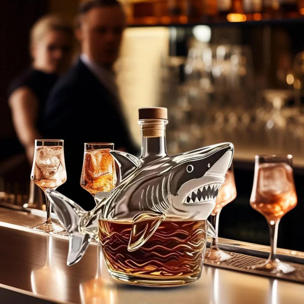 Sticlă de Whiskey distractivă Jaws 50th 320 ml Statuetă Rechin Sticlă de Vin Statuetă Tematică Gravată 3D Decantor de Vin Bar de Casă