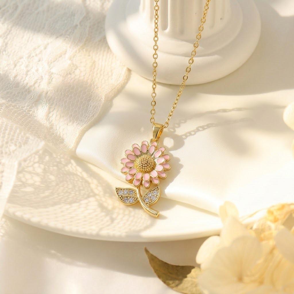 Women's Titanium Steel Rotatable Flower Necklace - Fashionable, Simple, Versatile Clavicle Chain Jewelry.