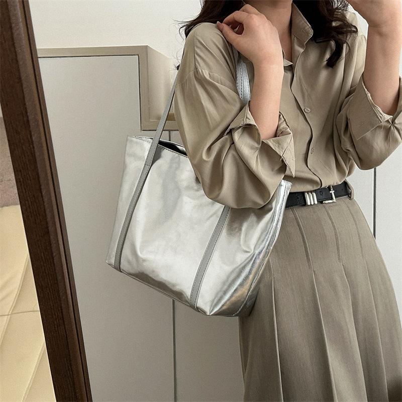 Spring New Trendy Fashion Shoulder Bag Simple Casual Commuter Tote Bag Women Simple Large Capacity Bag Women