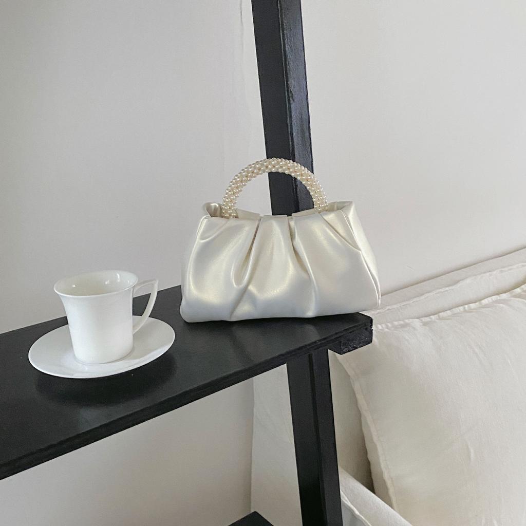 Pearl Wrist Cloud Bag Niche Design Temperament High-end Pearl White Pleated Small Bag Crossbody Bag Women
