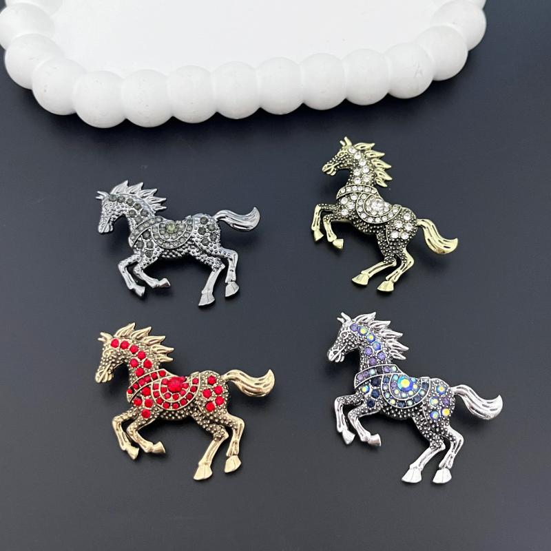 Classic Rhinestone Horse Brooches Zodiac Animal Lapel Pins For Women Casual Party Clothing Accessories New Year Gifts