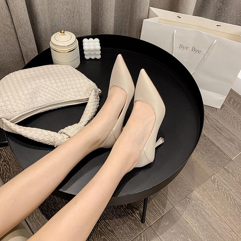 Vendita all'ingrosso di fabbrica Scarpe Nuove Autunnali Pelle Morbida Monocolore Scarpe da Donna Punta Appuntita Nude Tacchi Alti