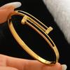 18K Gold Edelstahl Mode Armreifen - Europäischer & Amerikanischer Bestseller, Anlaufbeständiger Schmuck.