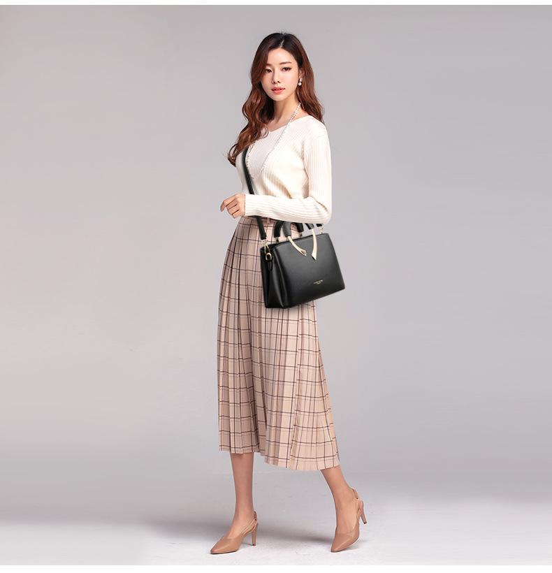 2025 Retro European & American Style Large Capacity Women's Crossbody Handbag