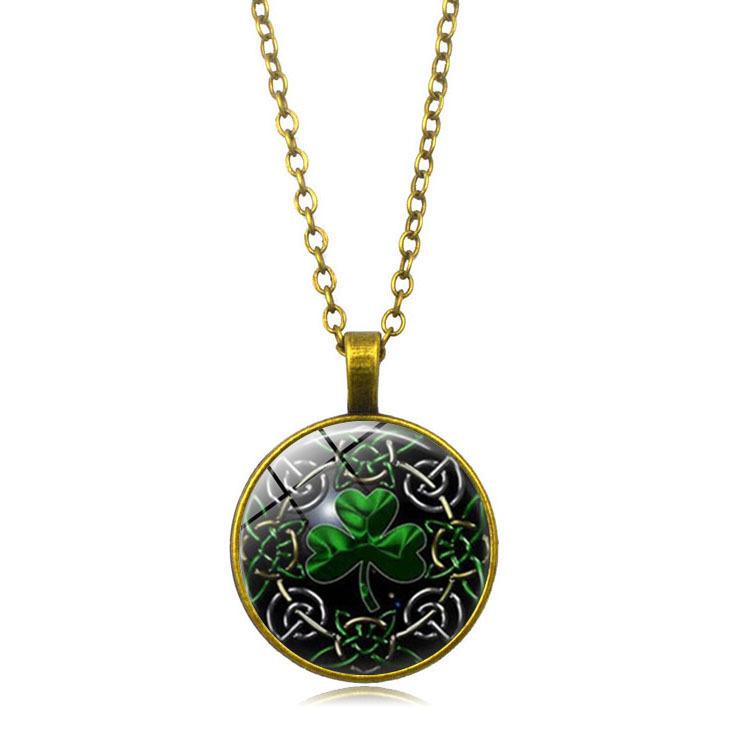 Green Clover Time Women's Versatile Fashion Retro Pendant Necklace