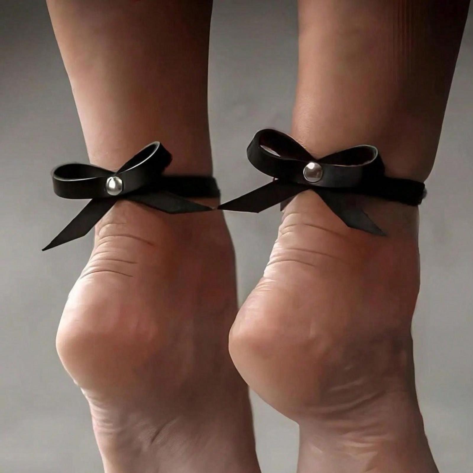 

Adult Leather Goods Bow Anklet One Size