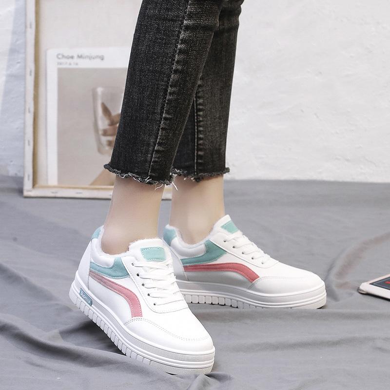 Shoes women 2025 new white versatile velvet sports and leisure Internet celebrity Korean version student foreign style women's shoes white shoes