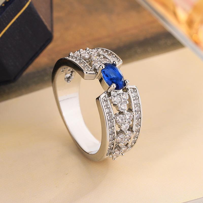 2026 Full Diamond Inlaid Blue Zircon Ring Women's Elegant Light Luxury Popular Fashion Jewelry Wedding Ring Accessories