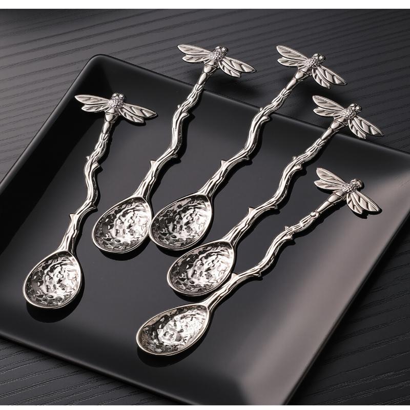 1Pcs Kitchen Accessories Retro Hotel Family Dessert Coffee Spoon Ice Cream Tools Creative Royal Style Flatware Metal Spoon