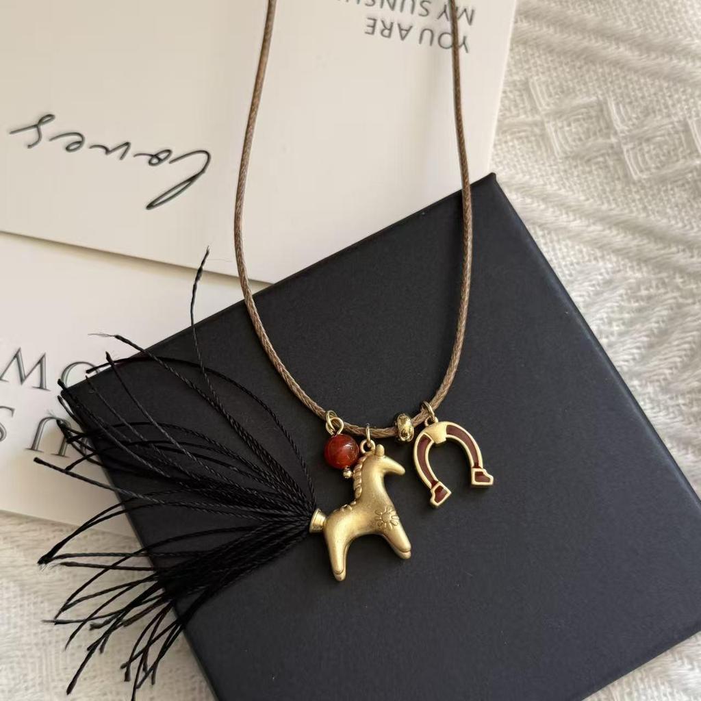 Korean Style Sunny Pony Necklace: Elegant, Delicate, Fashionable Pendant for Sweaters