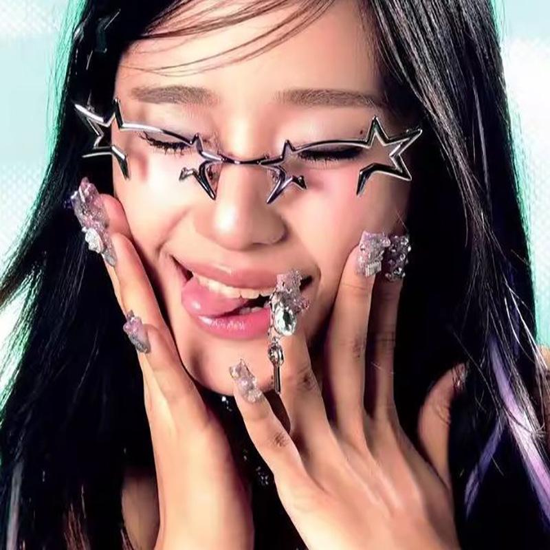 Y2K Halbrahmen Sternenbrille: Zweidimensionale COS-Dekoration für Damen & Herren, Perfekt für Streaming, Clubbing & Street Style.