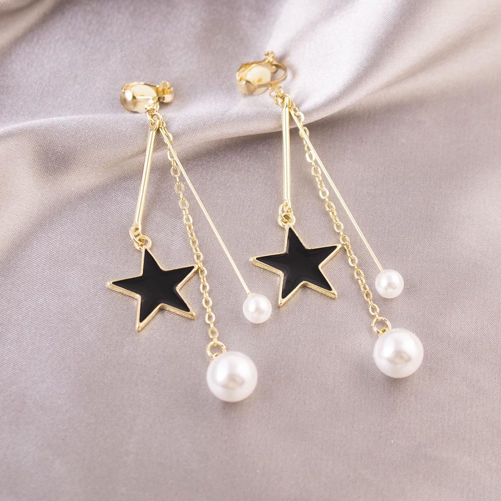 Elegant Clip-On Triangle Earrings for Non-Pierced Ears - Versatile, Light Luxury for Everyday Wear.