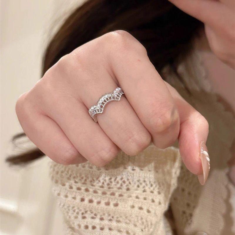 Brushed Square Sugar Diamond Ring: Elegant Retro Niche Design for Women - Exquisite and Luxurious. Adjustable