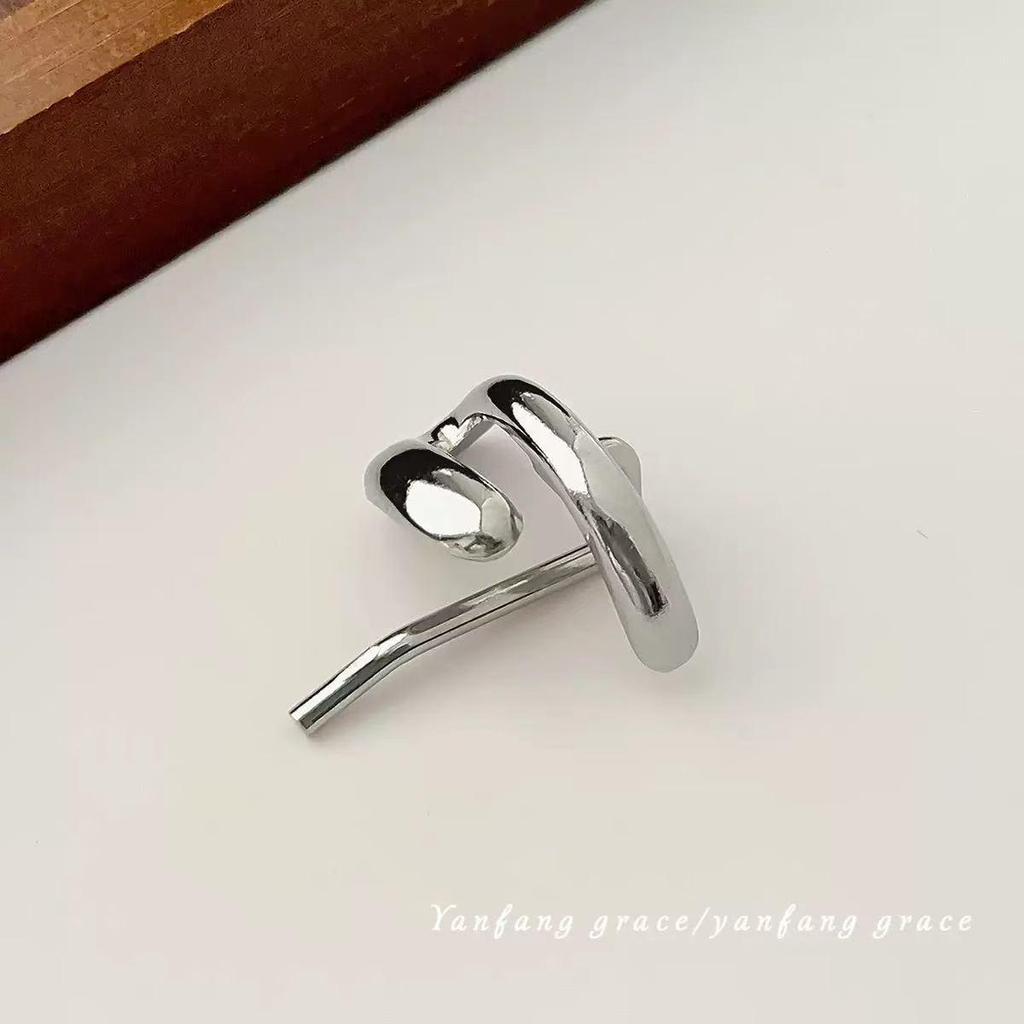 2025 Presilha de Cabelo Coreana de Metal Texturizado para Rabos de Cavalo Baixos - Acessório de Cabelo Feminino de Alta Qualidade