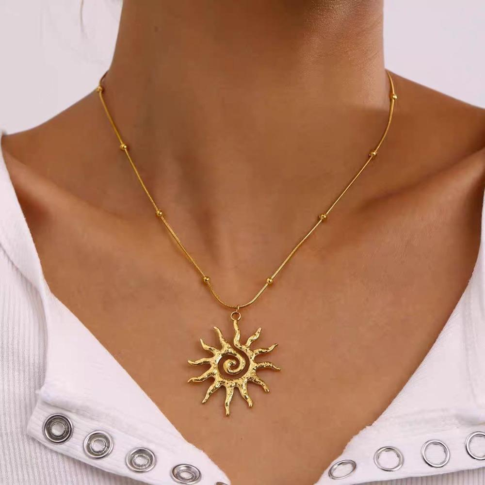Fashion Vintage Chic Sun Shaped Pendant Necklace Stainless Steel Earrings Statement Golden Fashion Jewlery Accessories Gift