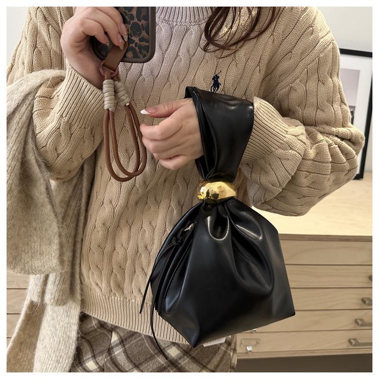 New Pleated Vintage Faux Leather Bucket Bag for Women Small Single Shoulder Wristlet Clutch