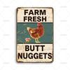 Vintage Farm Fresh Butt Nuggets Kovová plechová cedule Ideální dárek Retro kuřecí plakát Kovové cedule pro farmu zahradu dům dekorace stěny
